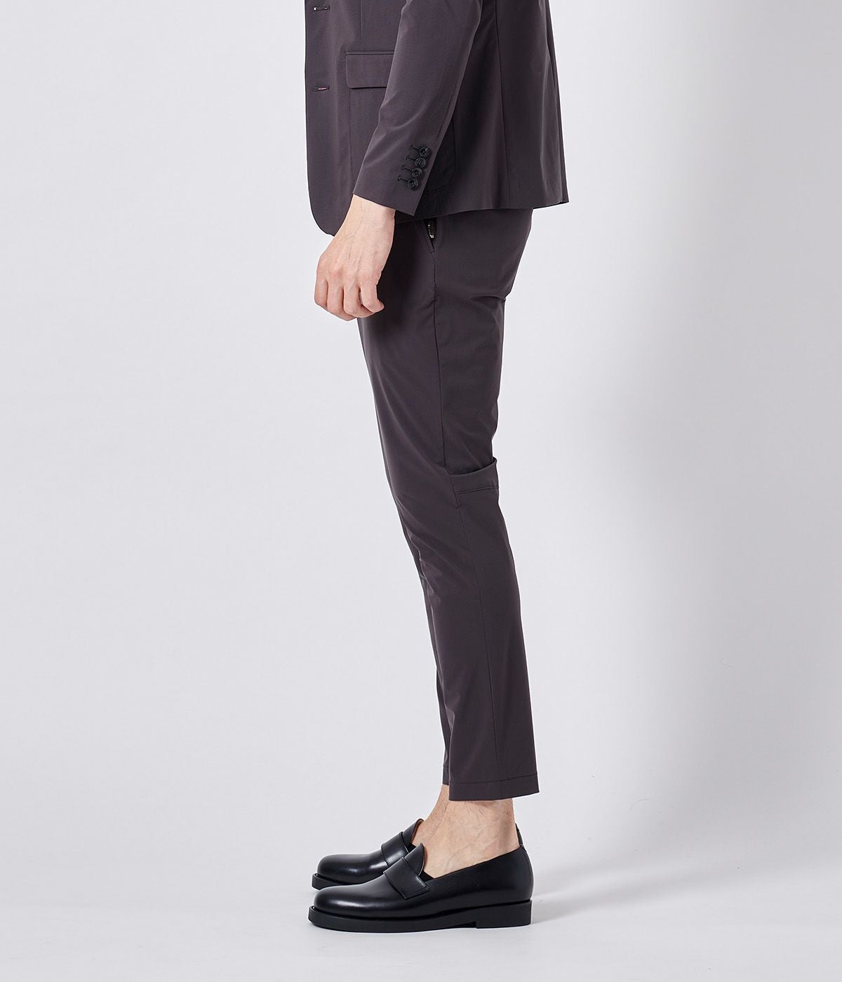 TRAVEL EASY TUCK PANTS | junhashimoto（ジュンハシモト）Official